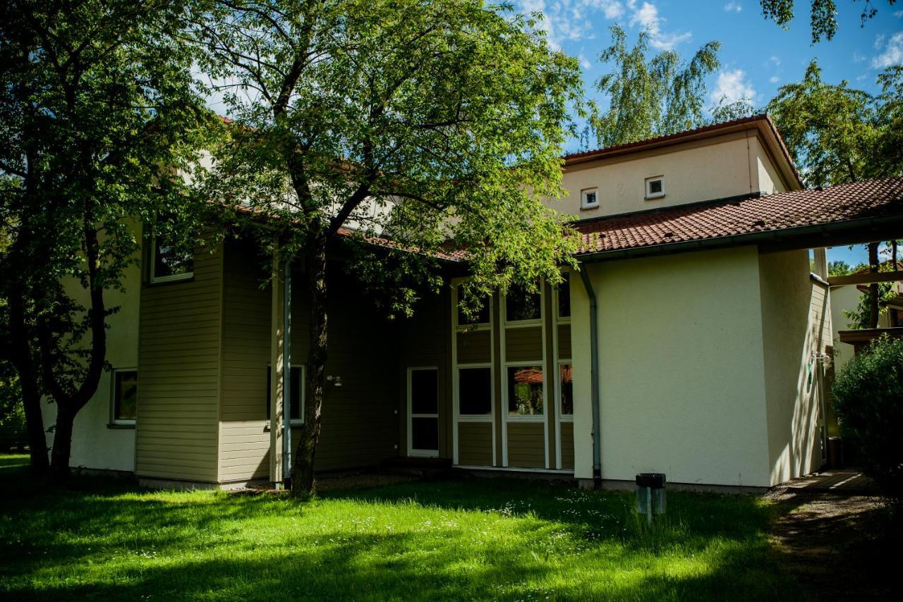 Miedzynarodowy Dom Spotkan Mlodziezy W Oswiecimiu Esterno foto