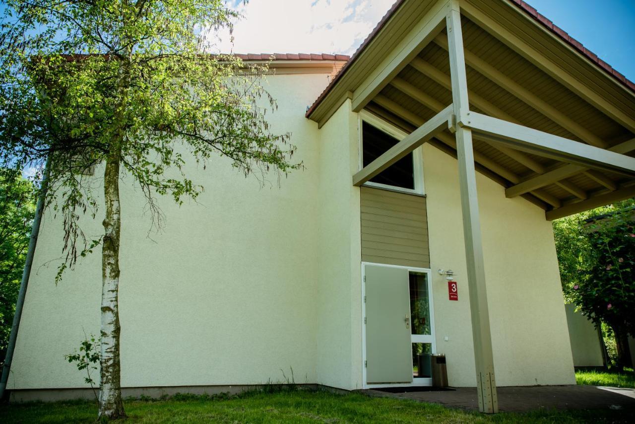 Miedzynarodowy Dom Spotkan Mlodziezy W Oswiecimiu Esterno foto